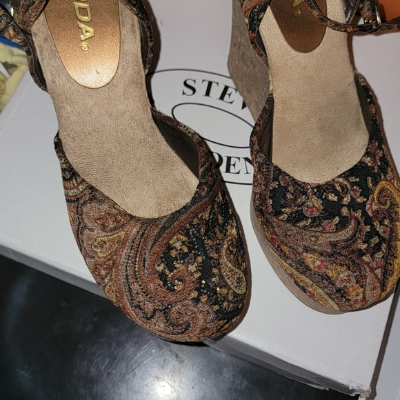 Soda Multicolor Paisley Wedge Sandals - Picture 2 of 5